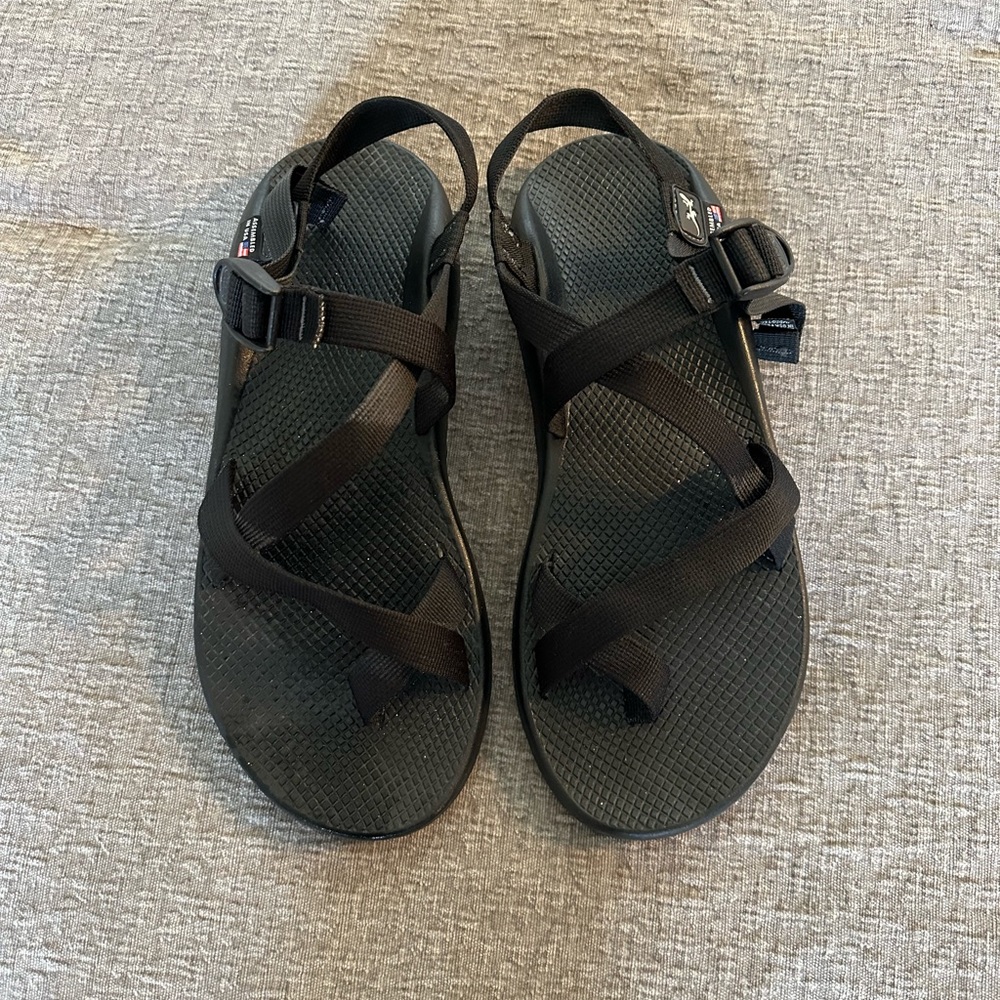 Chaco men’s black size 13 barely worn